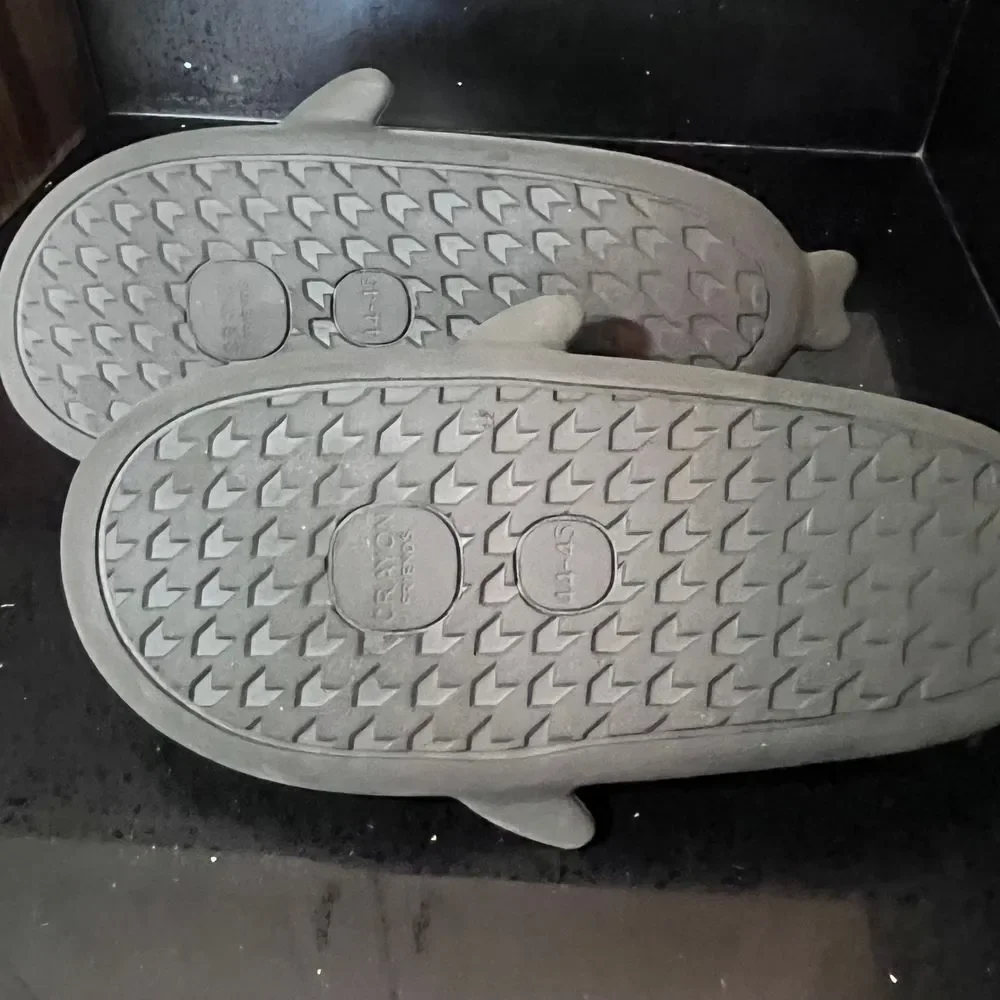 Unisex‎ novelty shark slides EUC sz 44/45